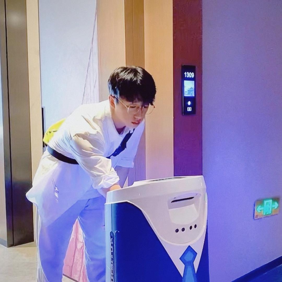 酒店体验官Louis