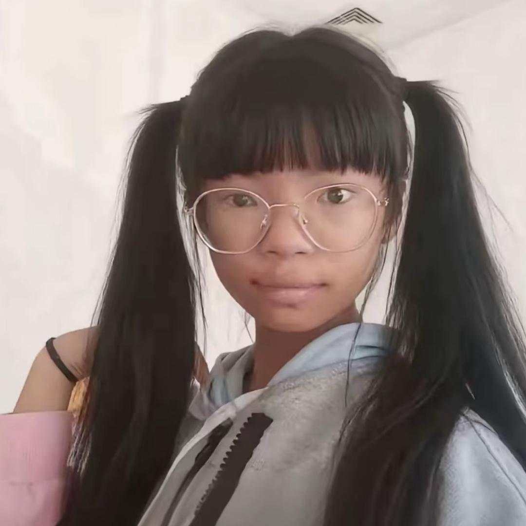 开心的黑拖鞋310621