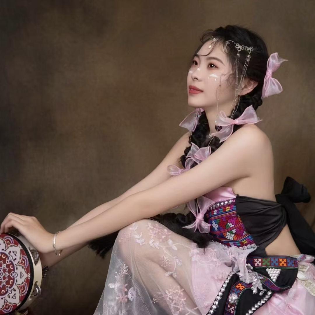 喜欢跳舞的佳佳