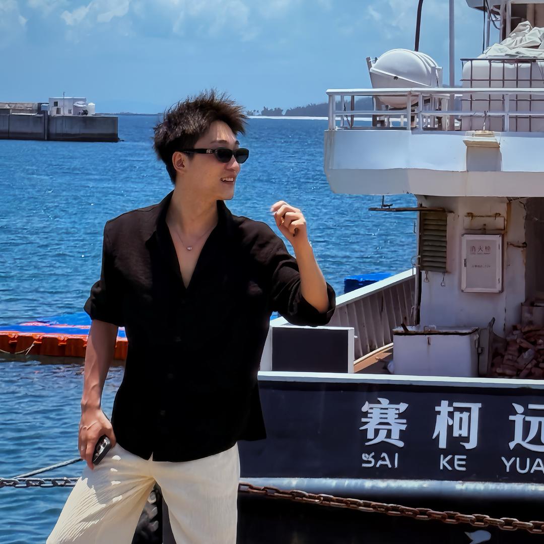 海杨.