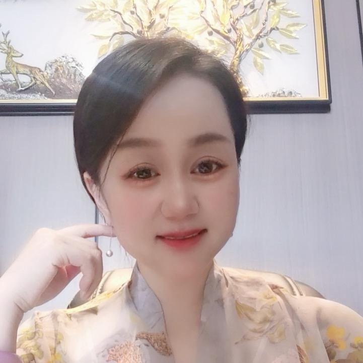 七七🔮头像