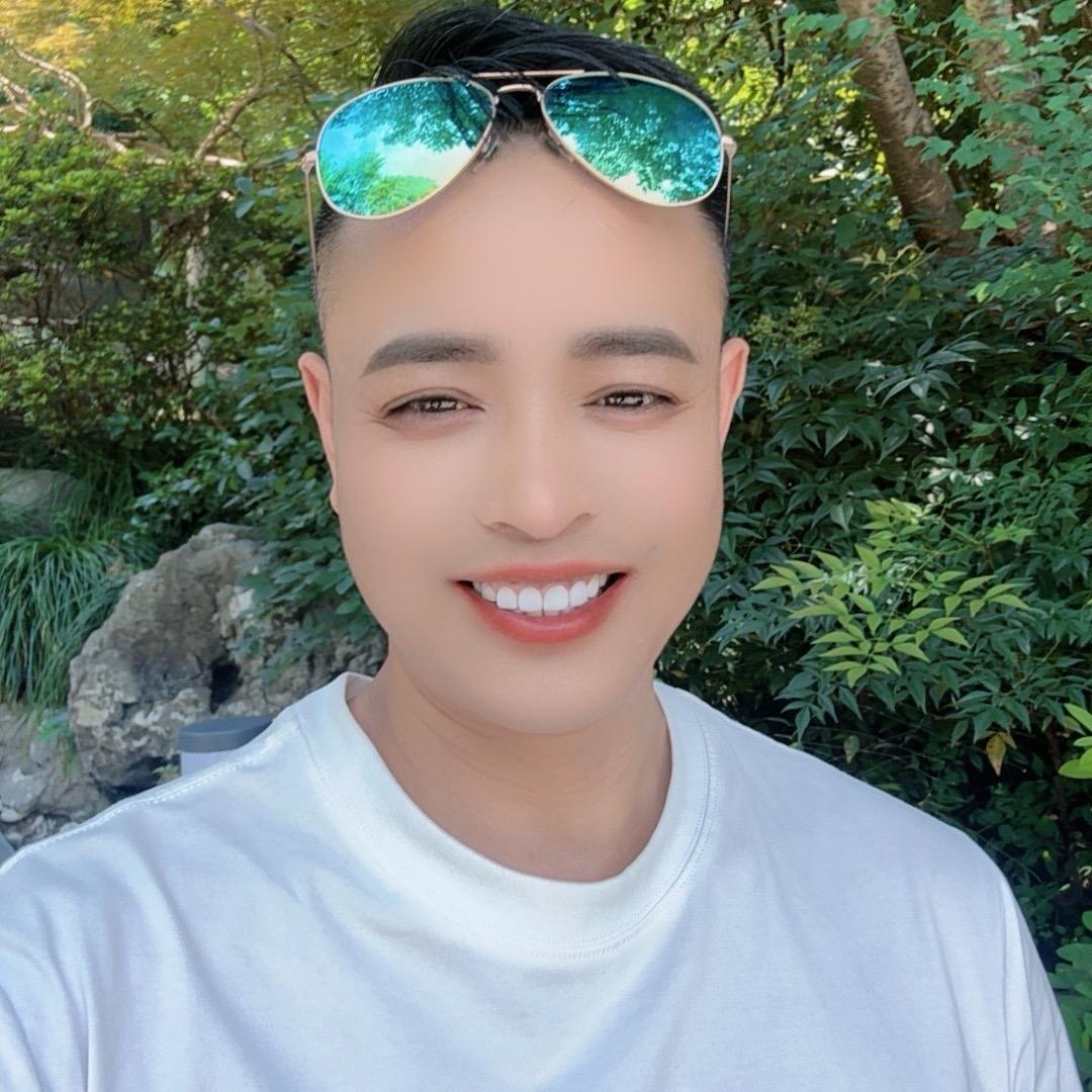 美呀小黑哥