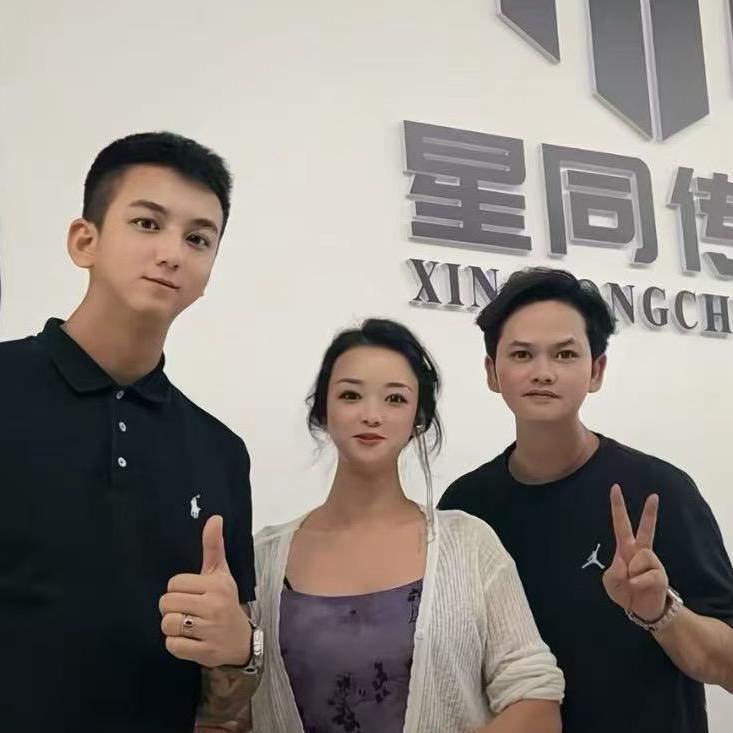 韦二小姐皇家御用摄影师