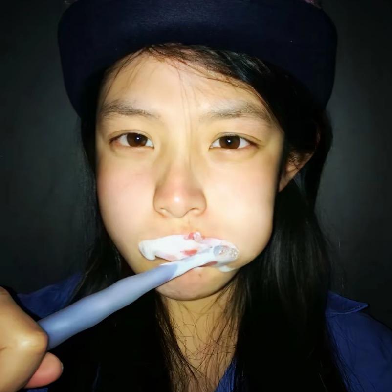 吃葱的笨鱼