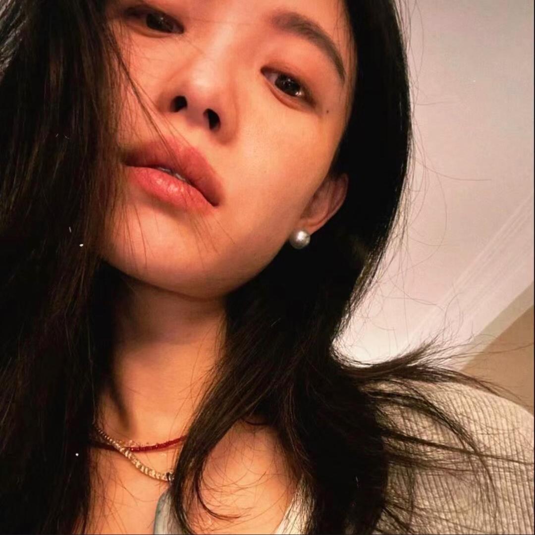 卷卷吃鱼