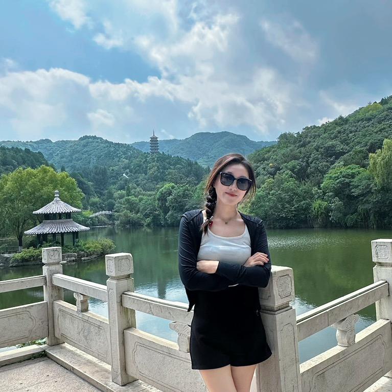 吧唧一口.