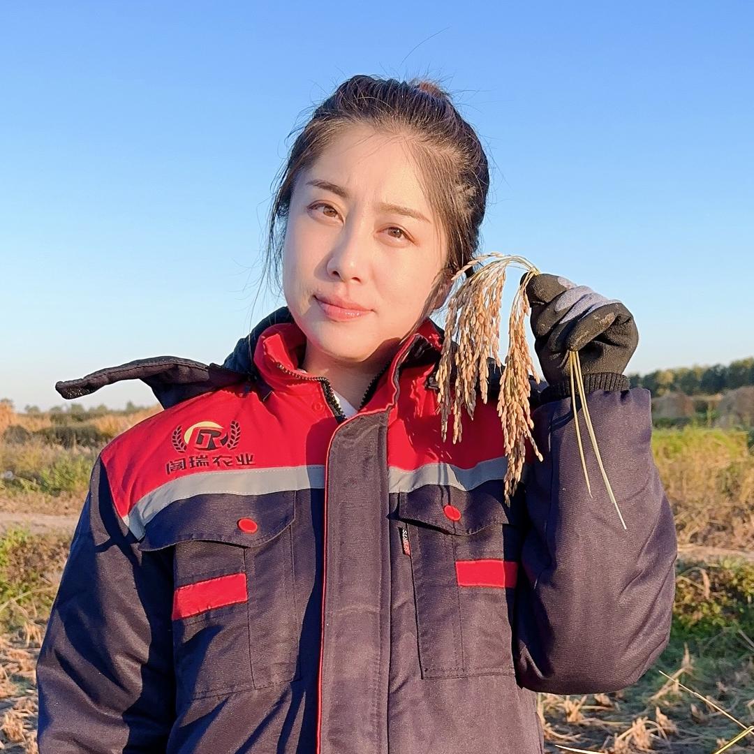 莹莹 农村姑娘