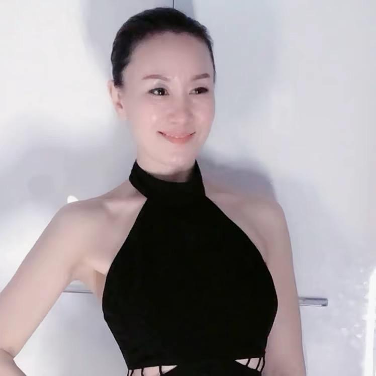 黛维依（小四百）皮肤 身材 私护 头皮