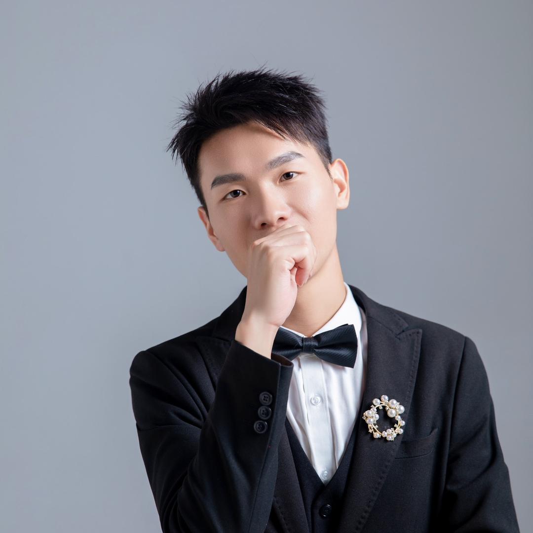 发型师.李正凯.（养发）