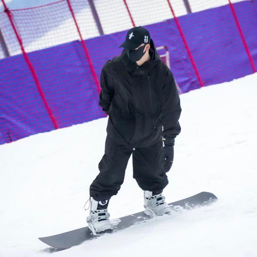 一木🏂 广深滑雪教练  雪季新疆