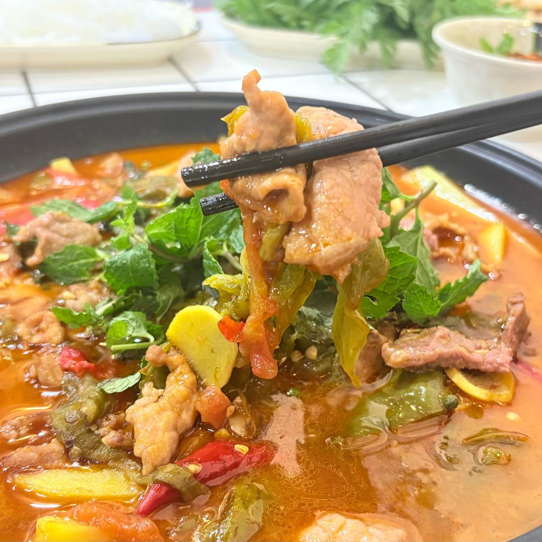 廖憨憨碳火烧椒牛肉火锅官方号
