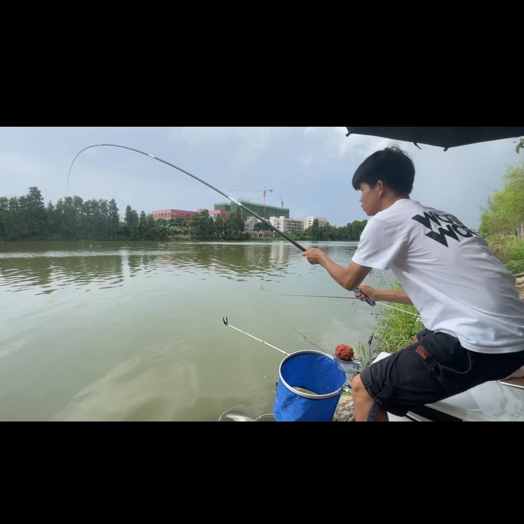 小侯钓鱼