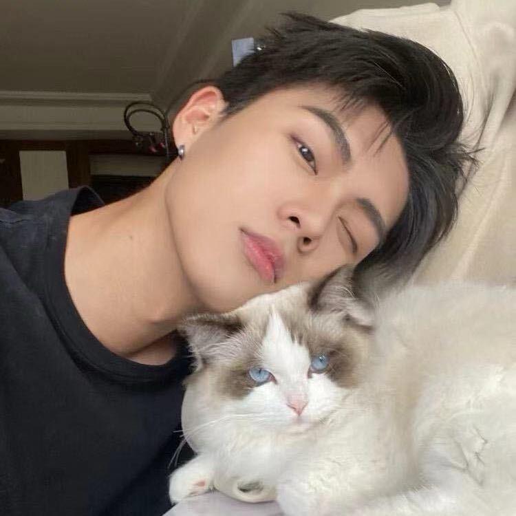 M.💕