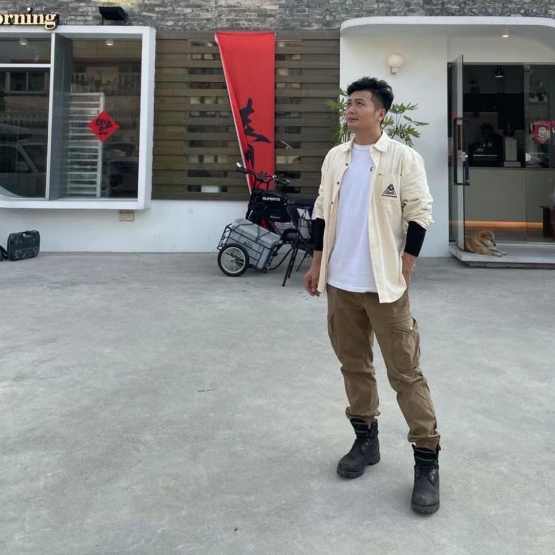 辉😎