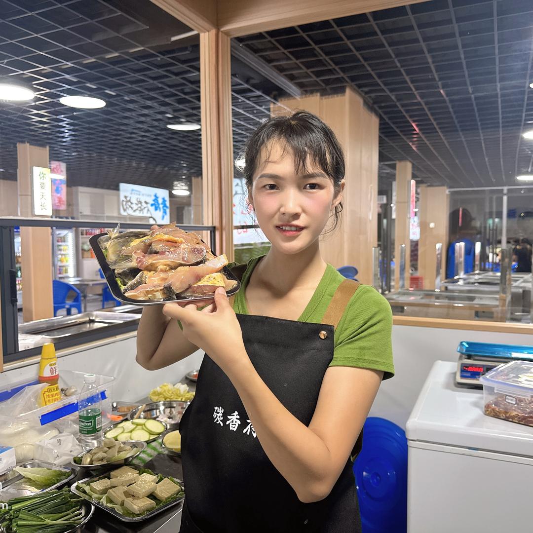 冕宁红军广场老铁烧烤—菊姐