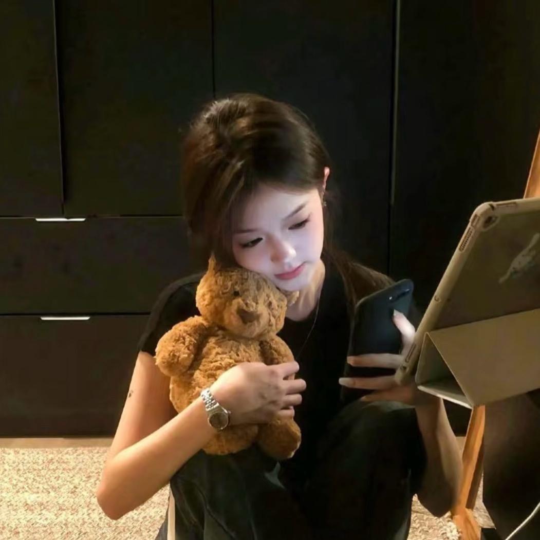 应美女🎀