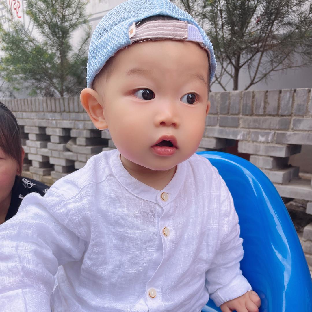 จุ๊บ小胖墩悰哥妈咪