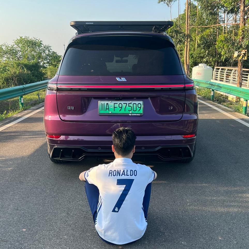 成都理一想汽车改装贴膜C朗