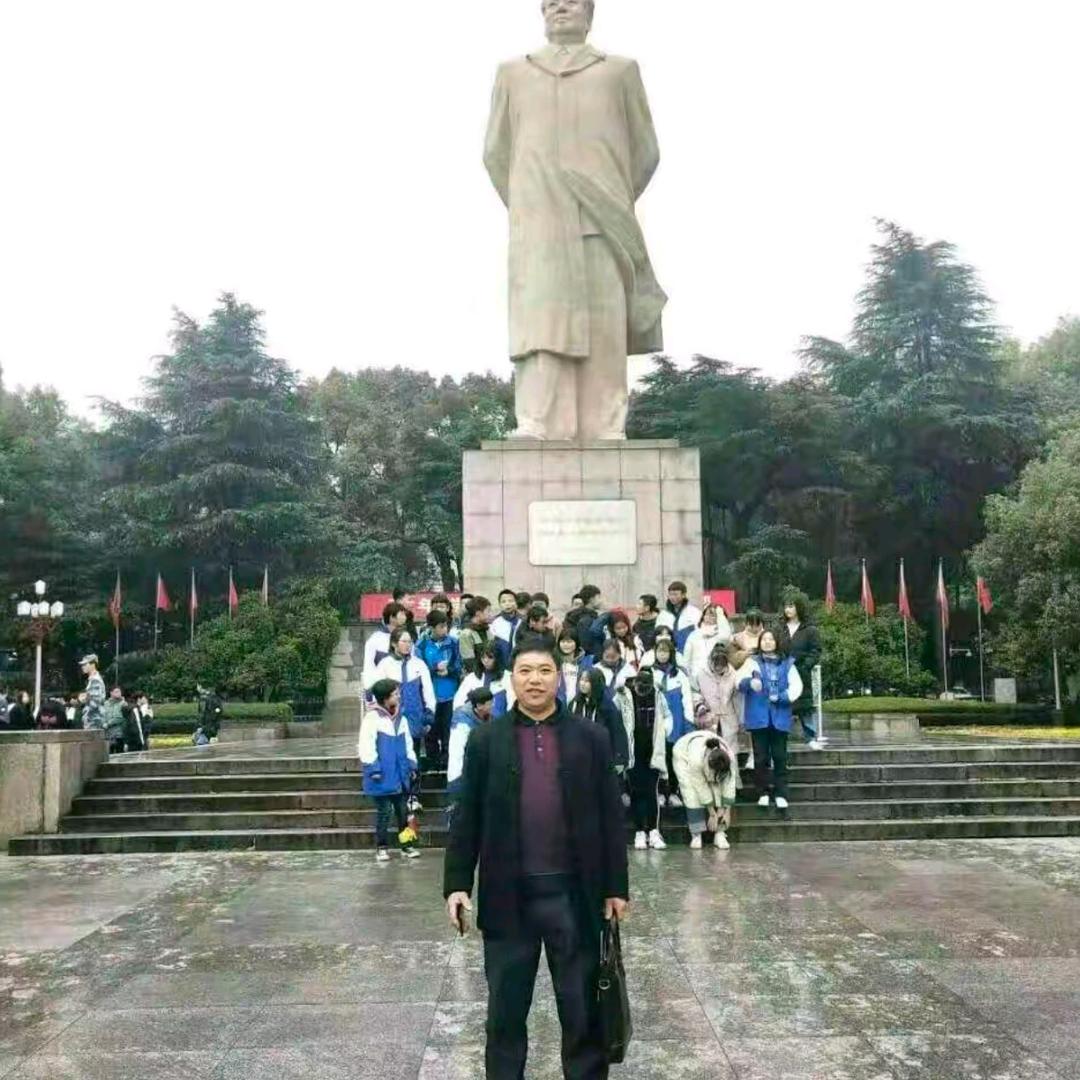 龙山县洗洛莫老三蕨粑粑