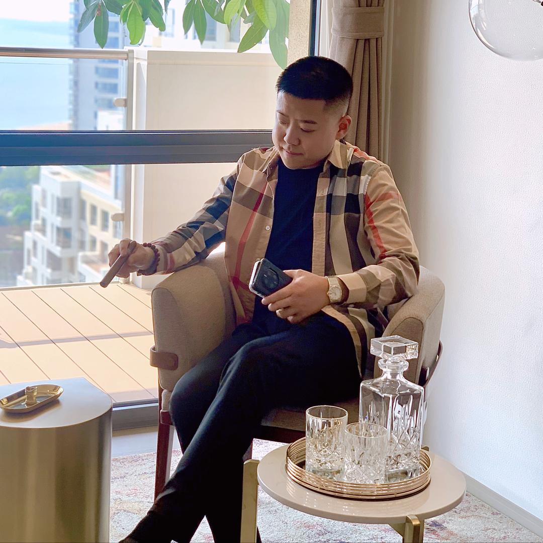 逸文不动产 小朱