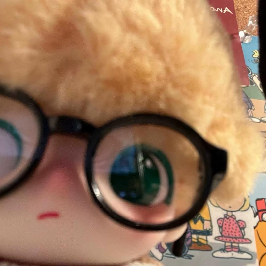 孤僻忧郁的纯情美少女