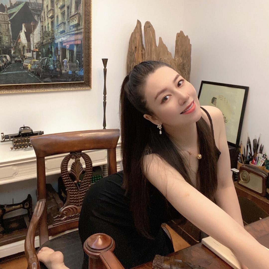 容姿女装堇茶