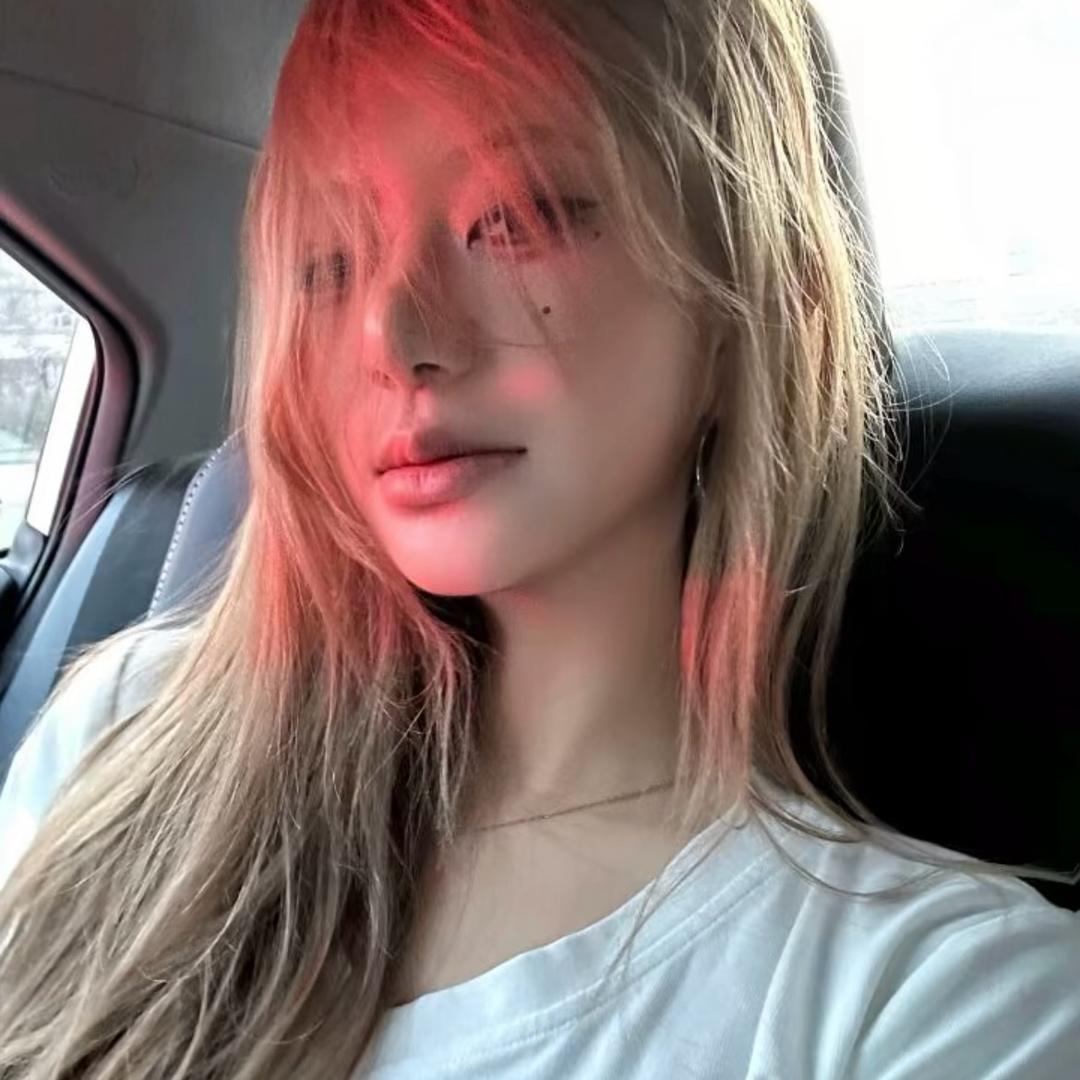 🦈 . ·