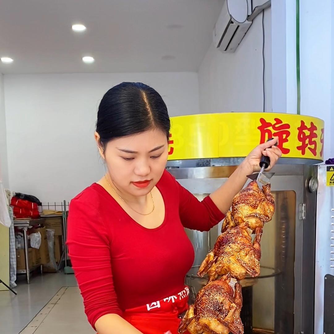 瑶瑶爆汁烤鸡大锅卤菜