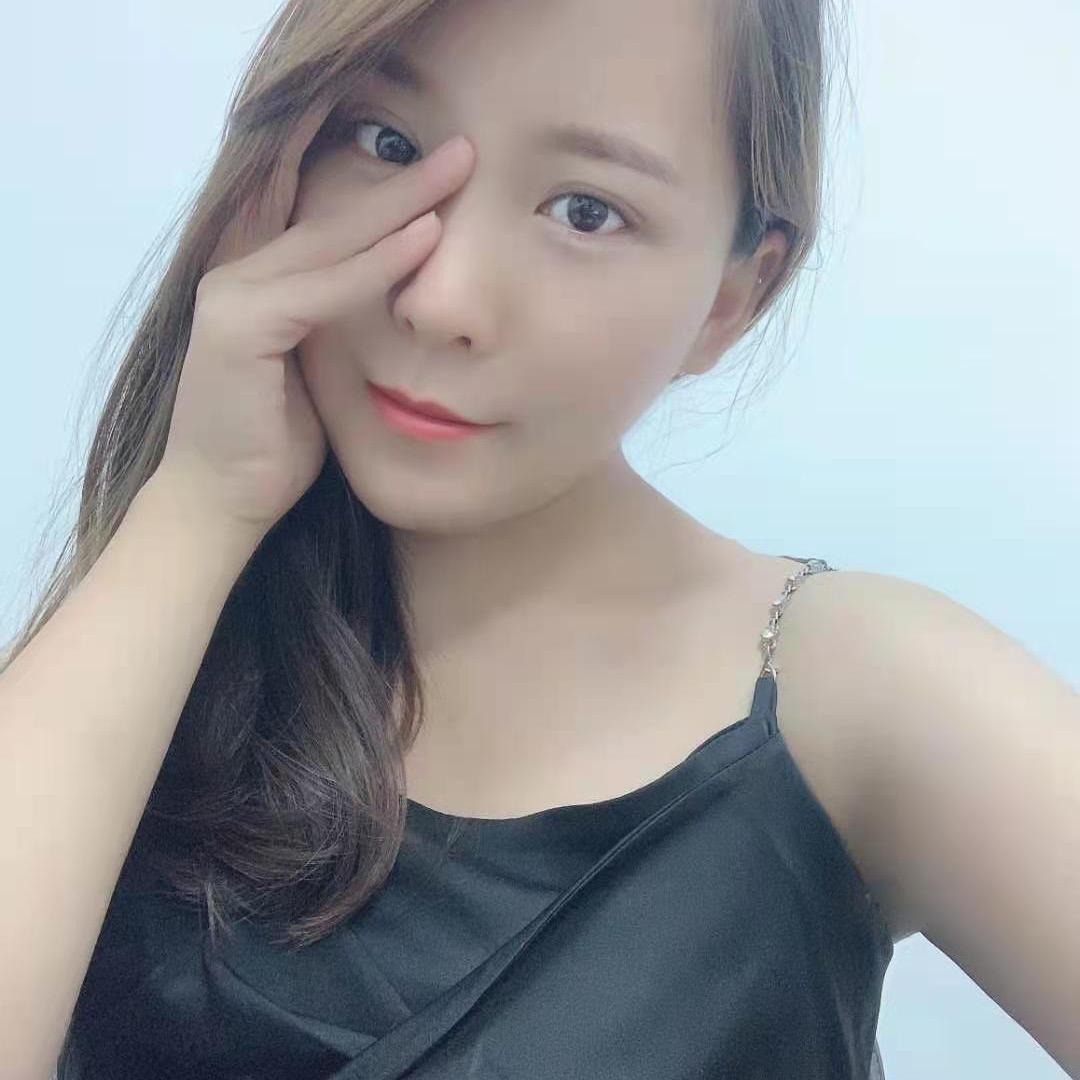 岩板家具黄兰兰