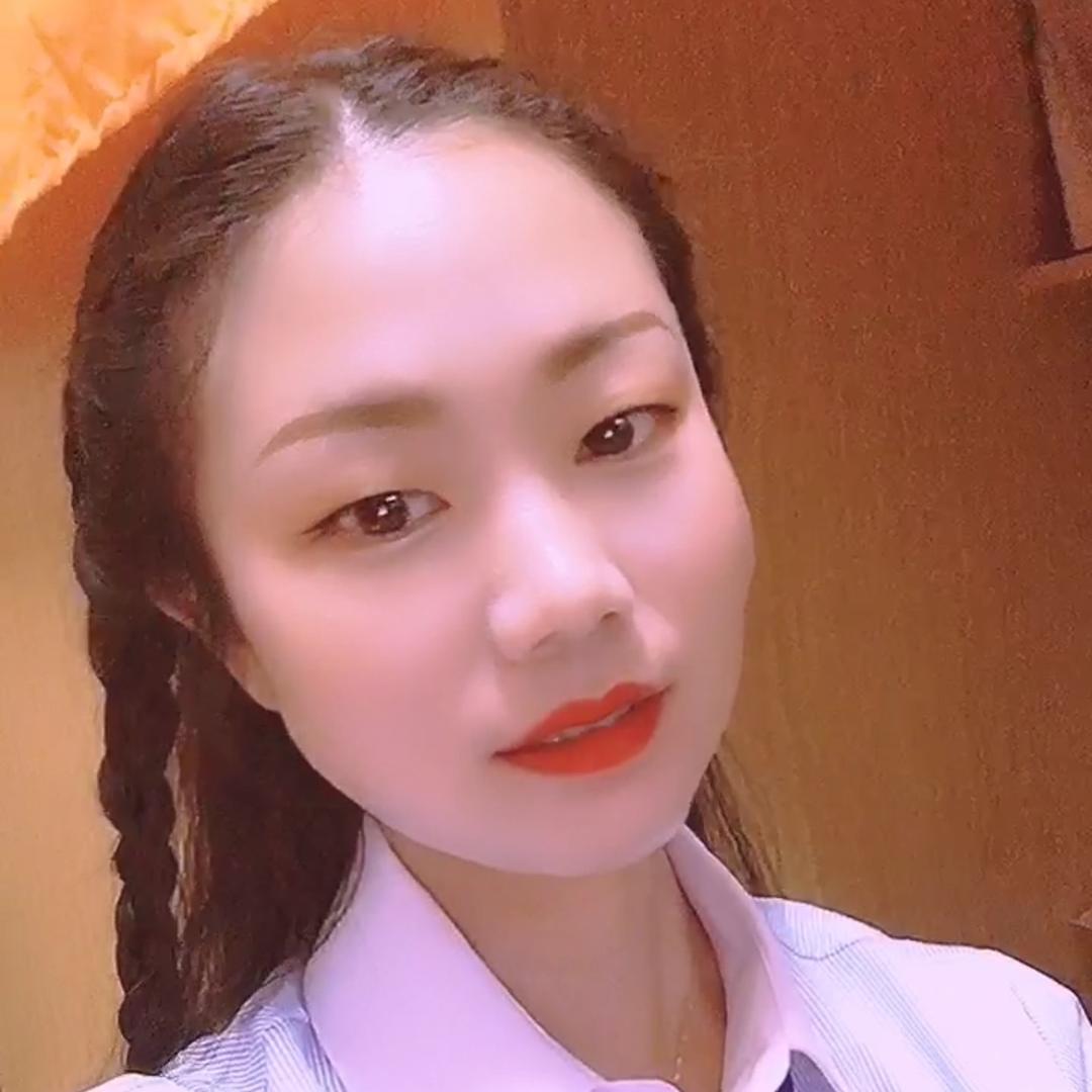 单眼皮老阿姨
