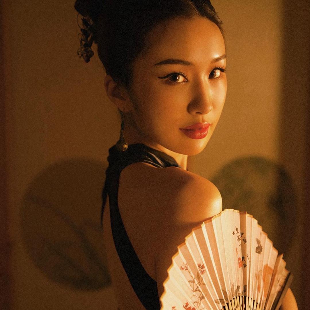 左左Tracie