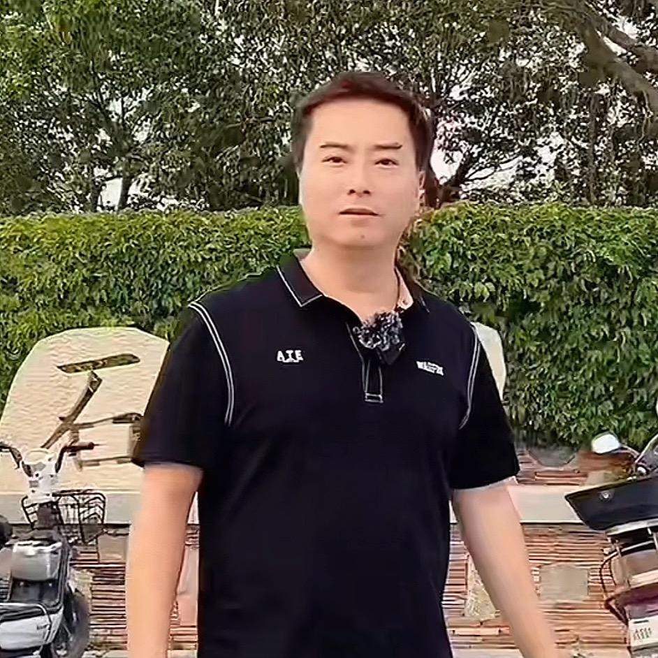 户外施挺（东巢文化传媒）