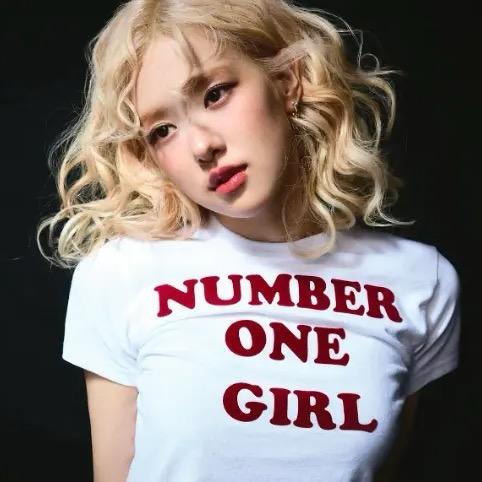 로제等爱的Rose💫