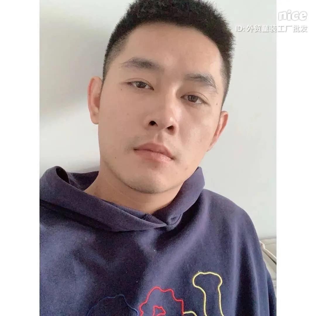 童源批发制衣厂♚