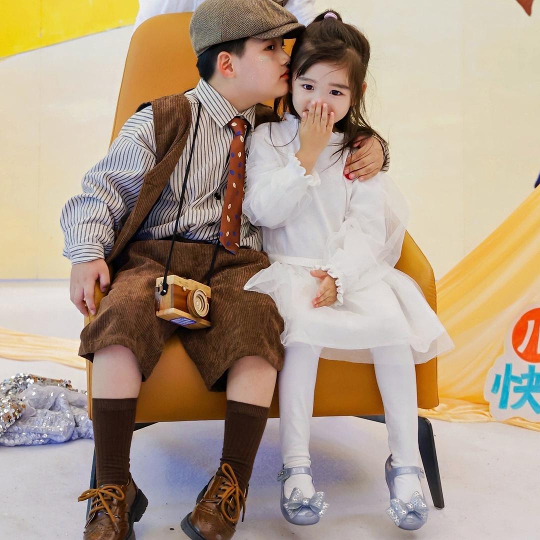 老板娘的两个宝