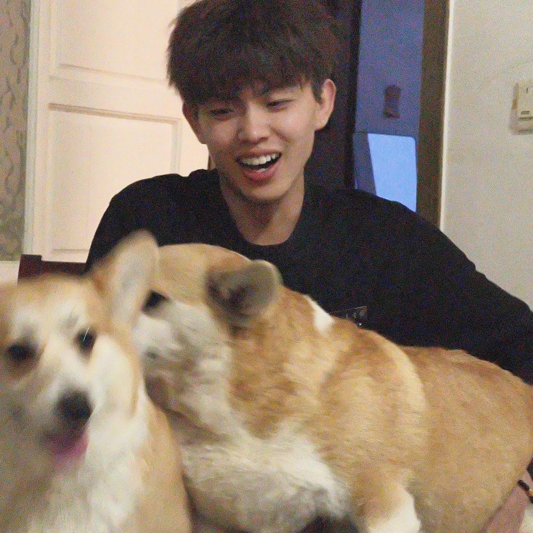 姜有猫.