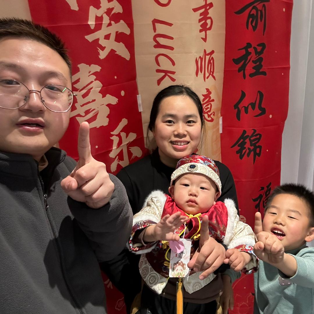 乔治十六的帅爹
