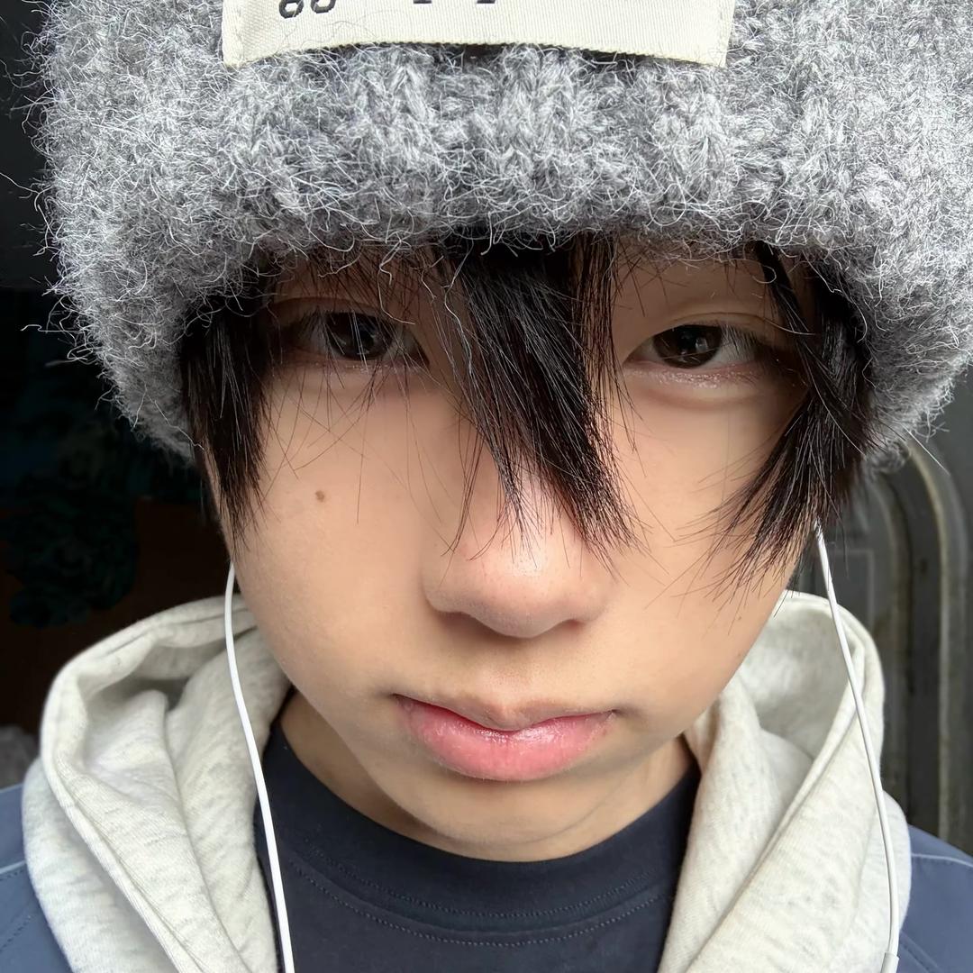 是抽象的李嘉佑啊