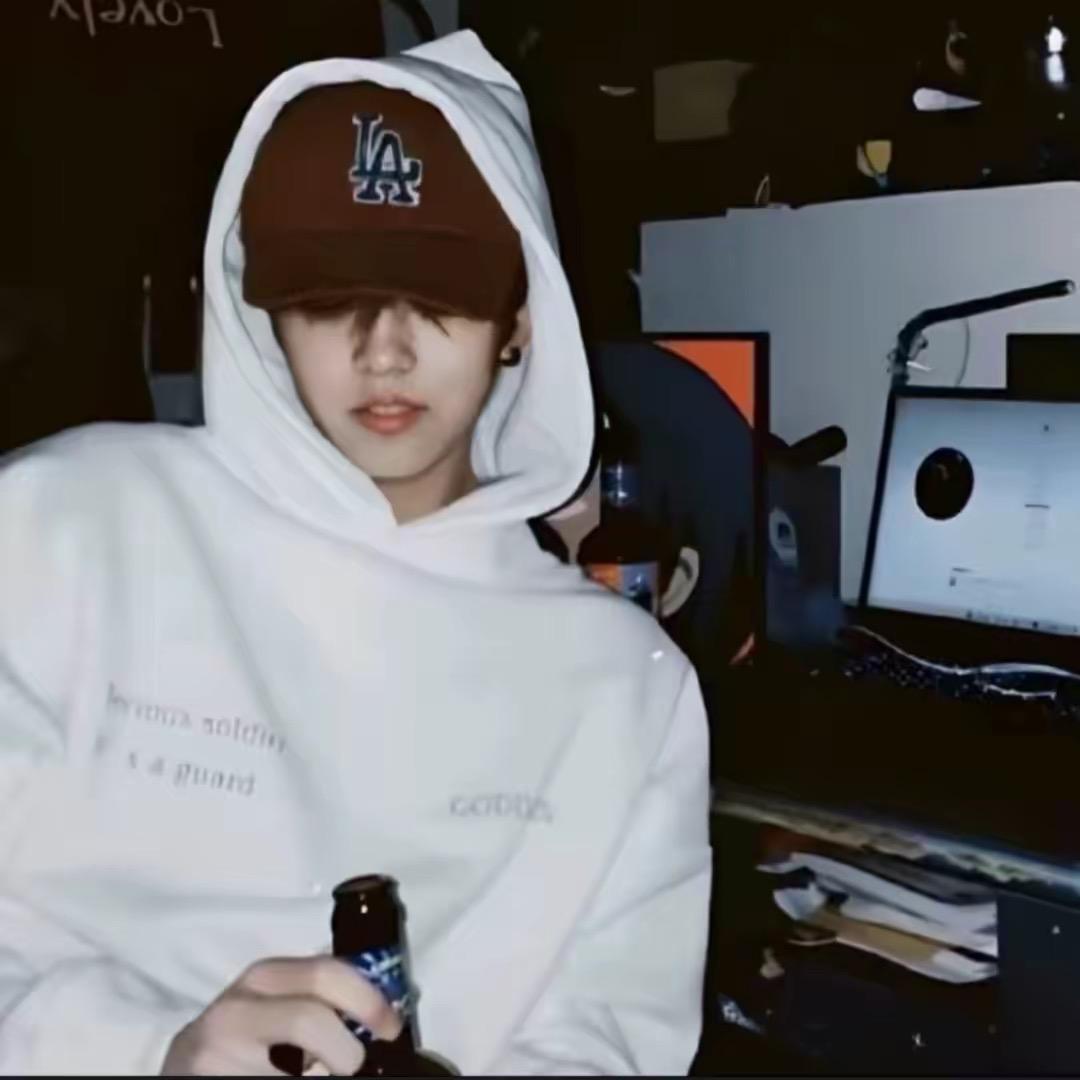 一杯冰美式ㅤㅤㅤ ㅤㅤㅤㅤㅤㅤㅤㅤ ㅤㅤ