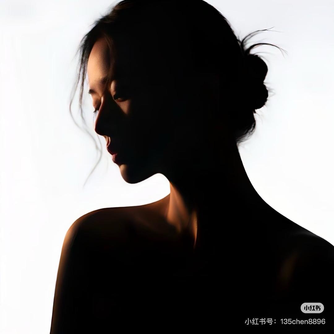 吃个橙子.