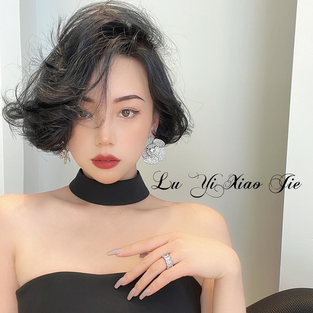 路易小姐