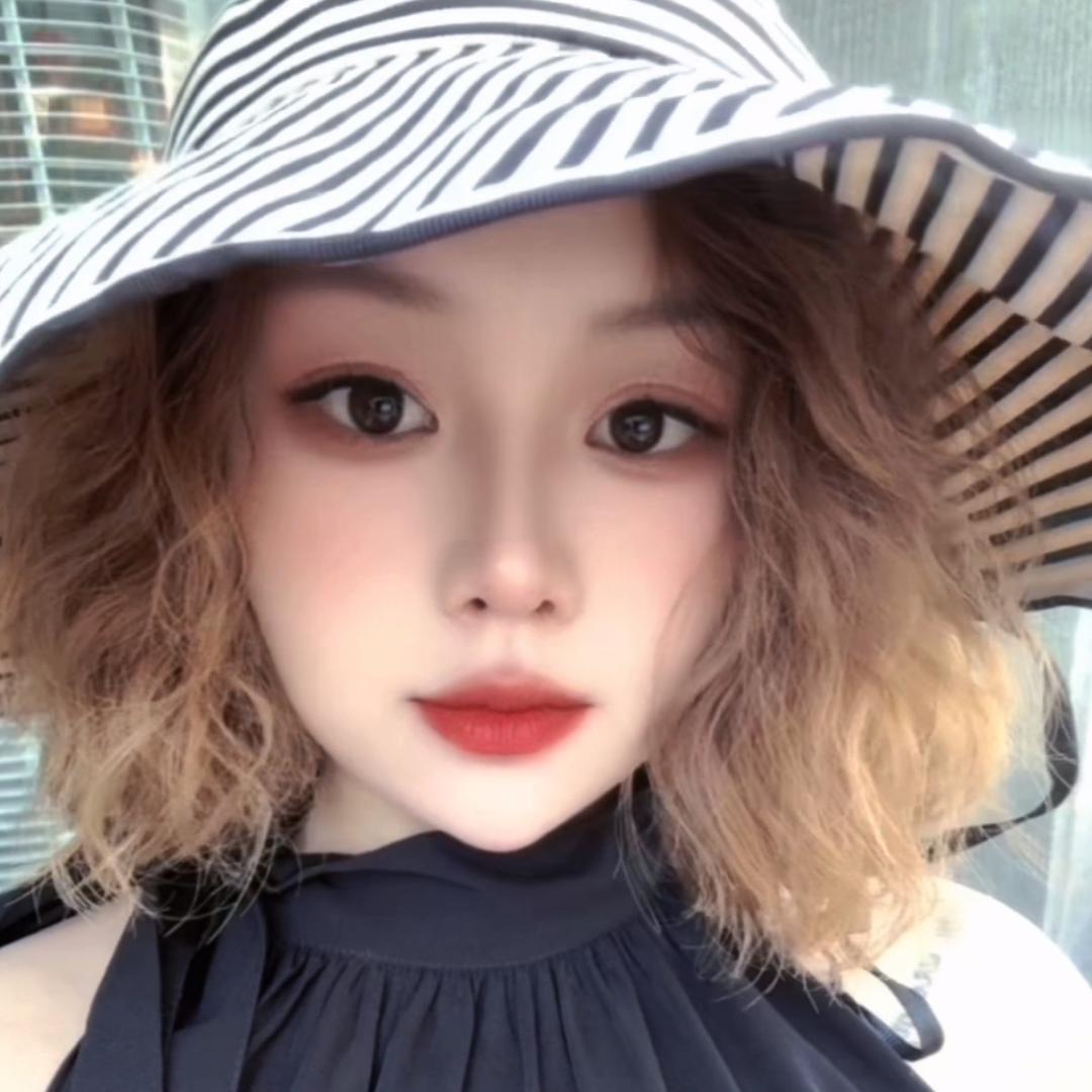 在东明搓指甲的老姐姐[囍悦]