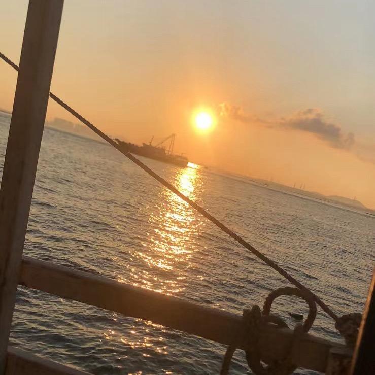 开海了，海鲜便宜了。自家渔船
