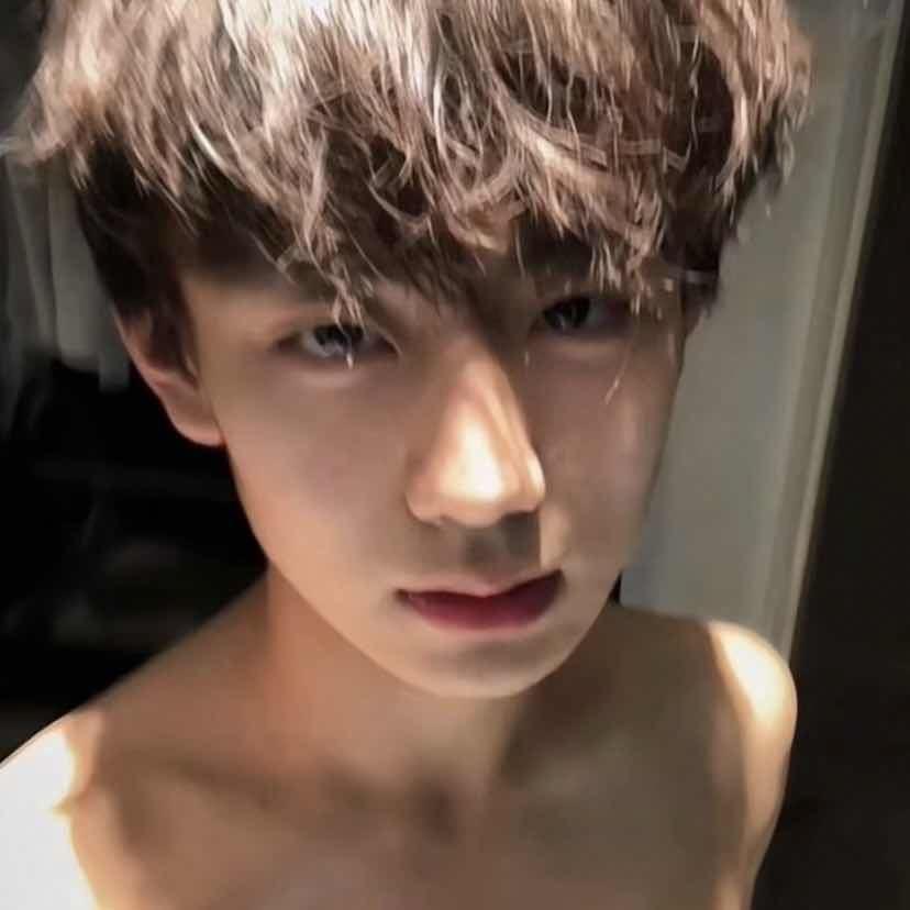 小灰灰.