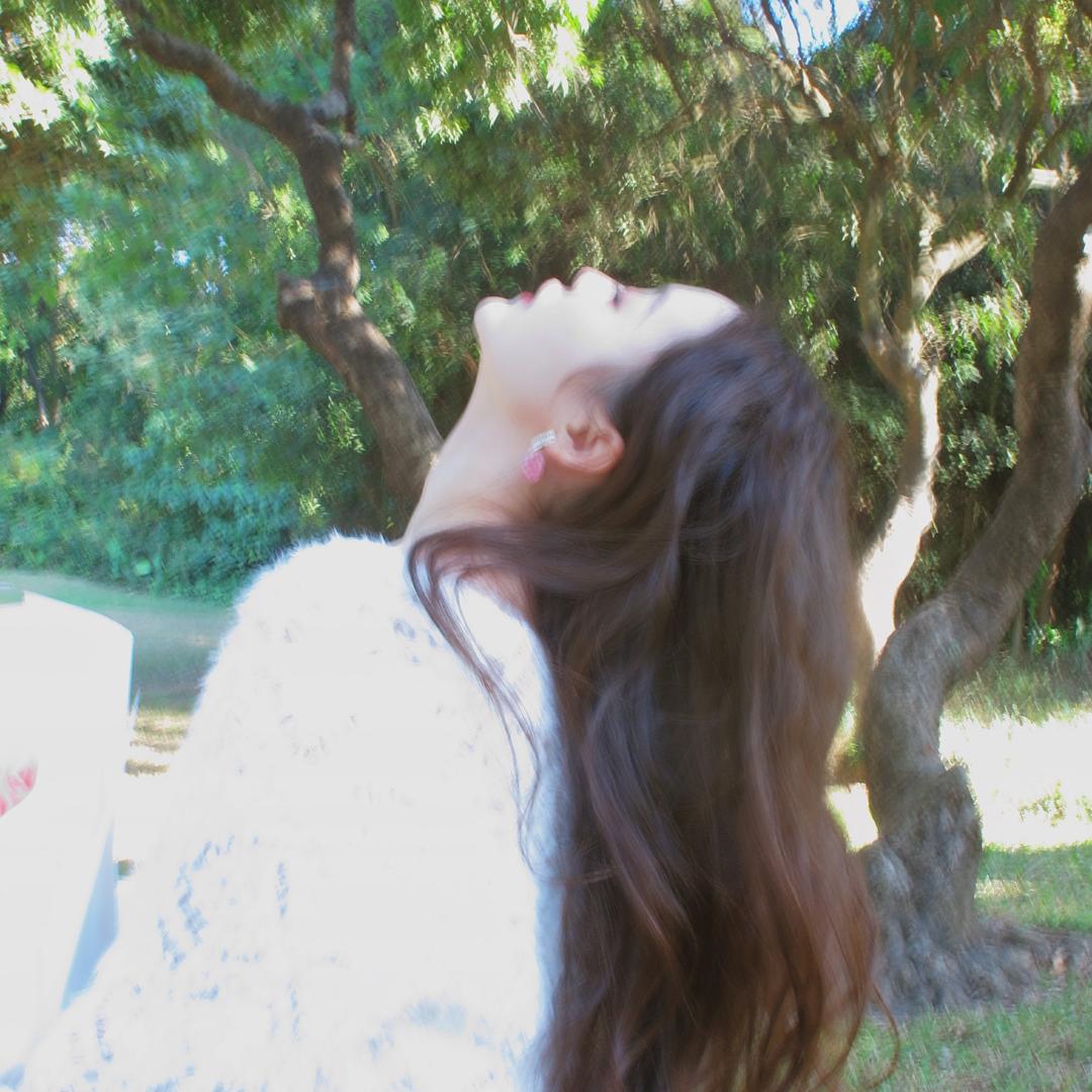 女摄🍊 易缕晨风