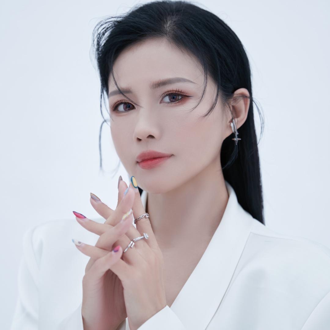 百变女王 丁兰
