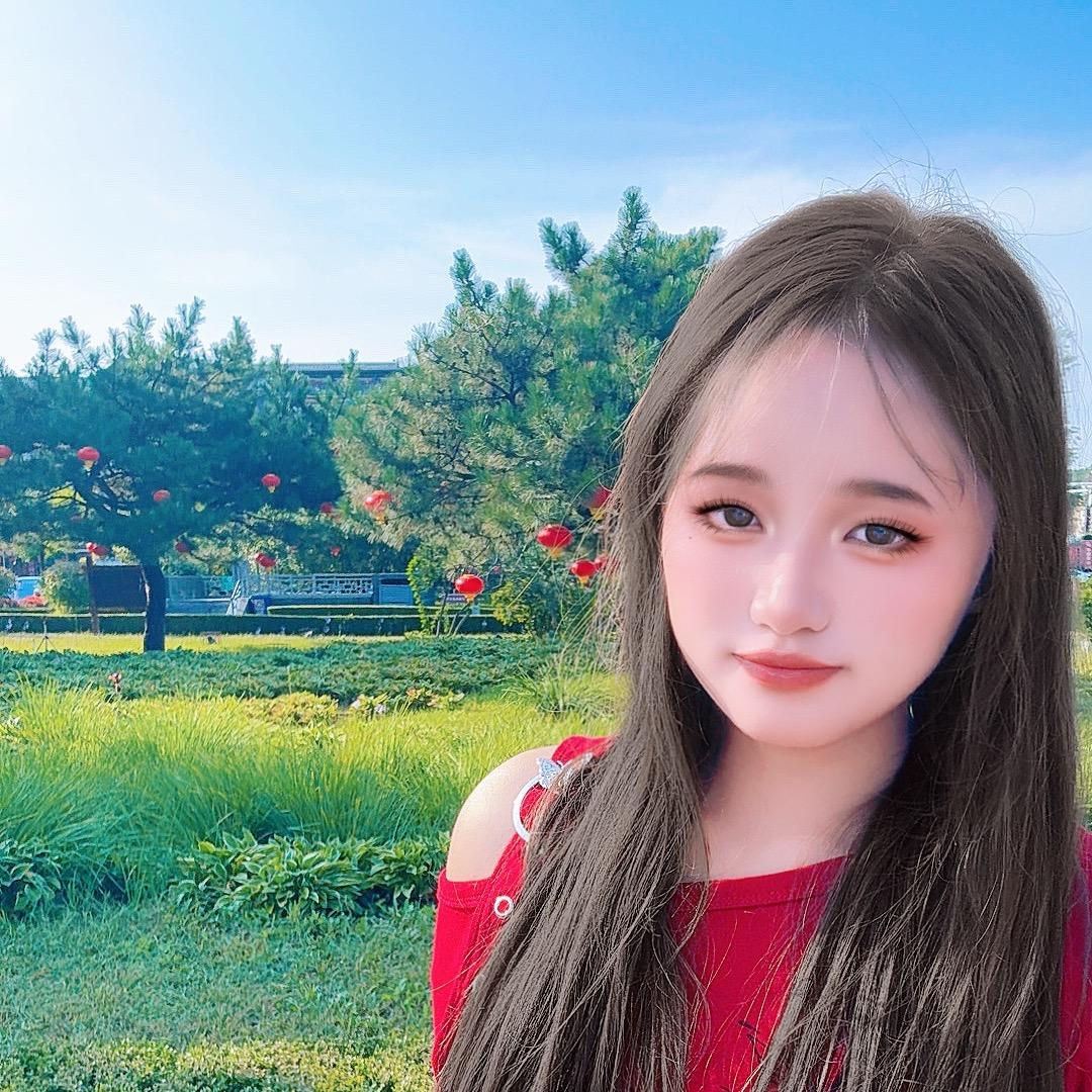 05后创业在承德开了一家解压潮玩馆