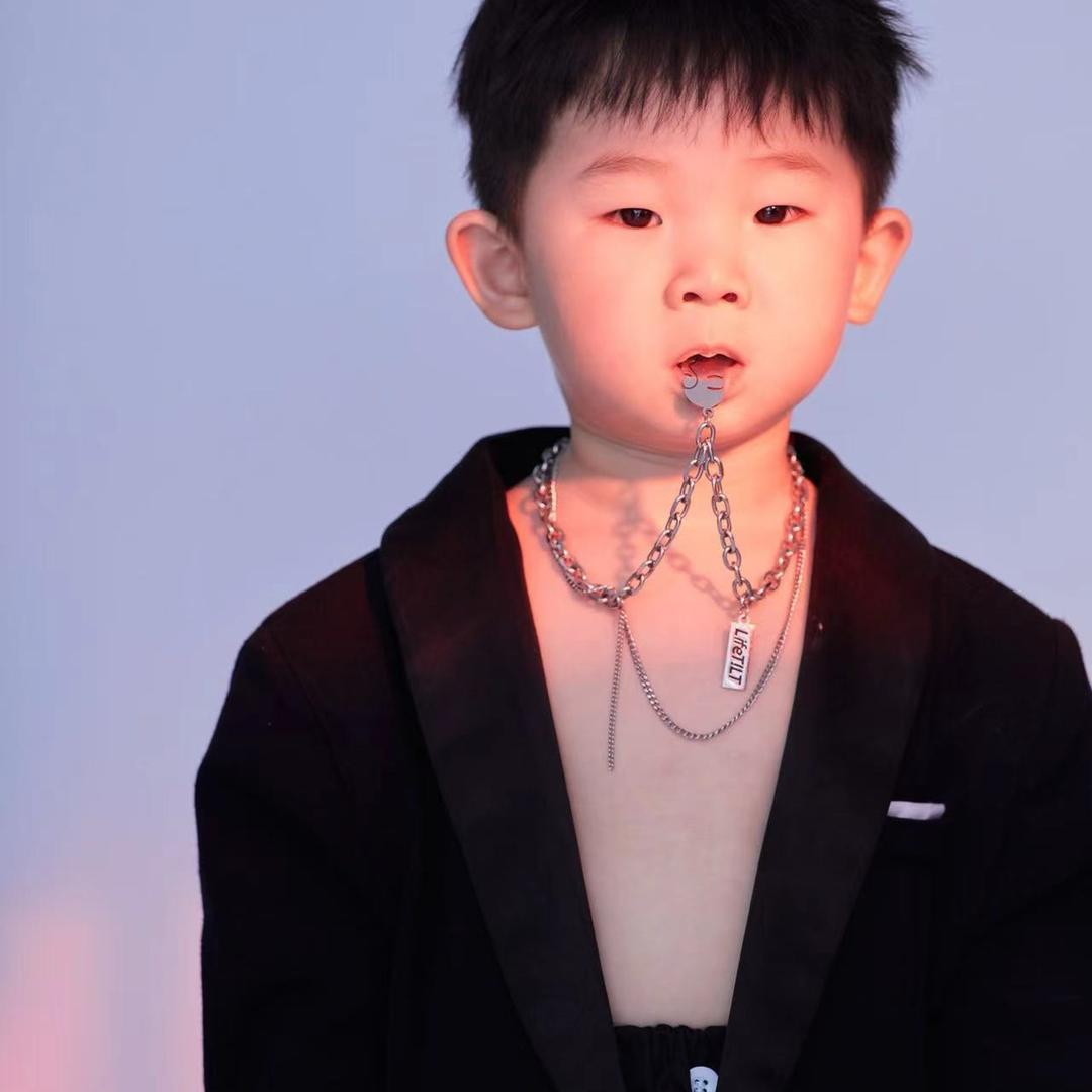 平平安安一家人