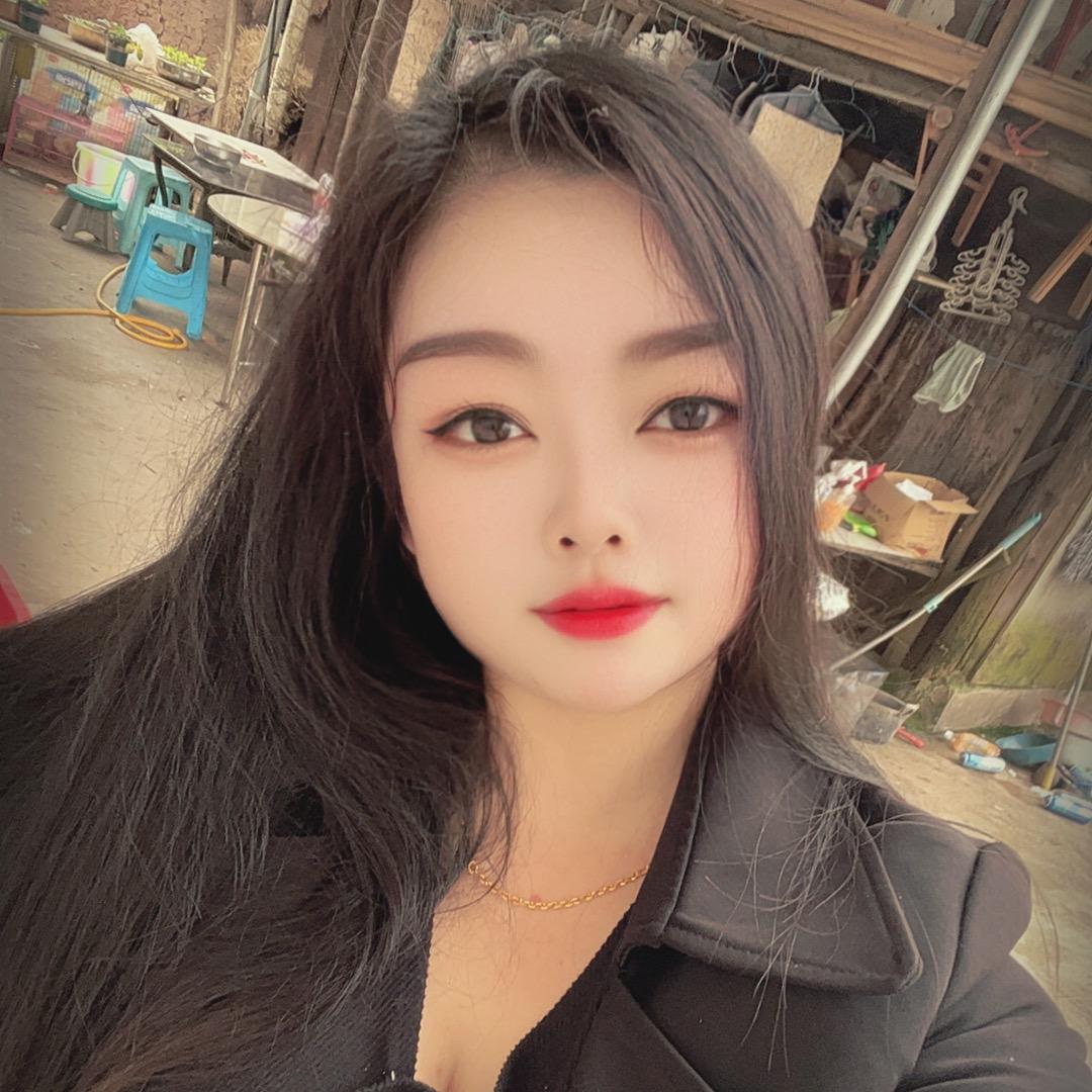 杨芊艺的摆摊生活
