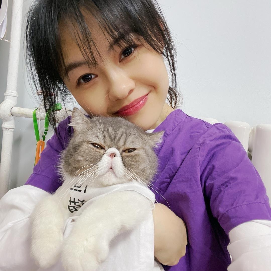 温温爱看书
